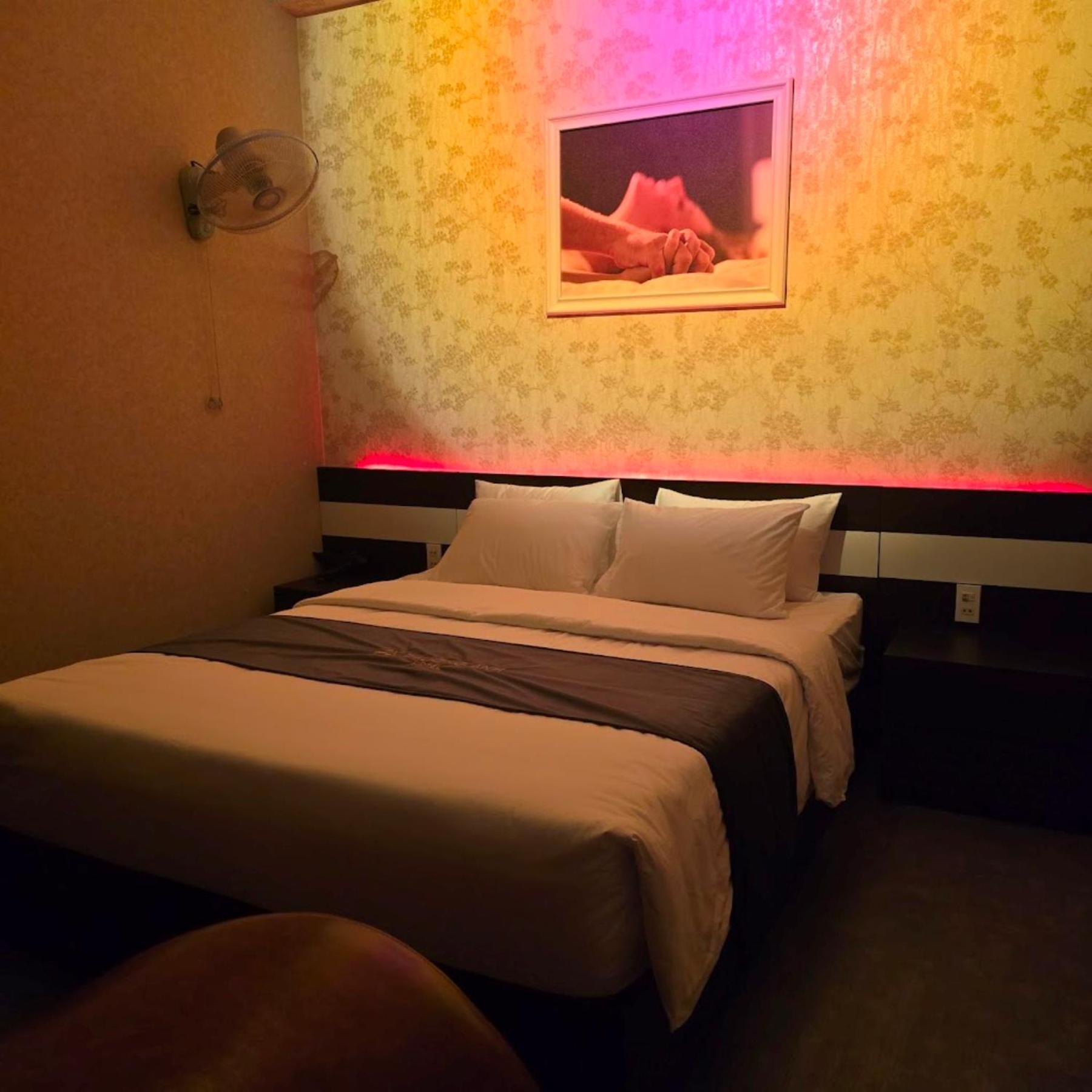 Phuong Anh Hotel Dĩ An Extérieur photo