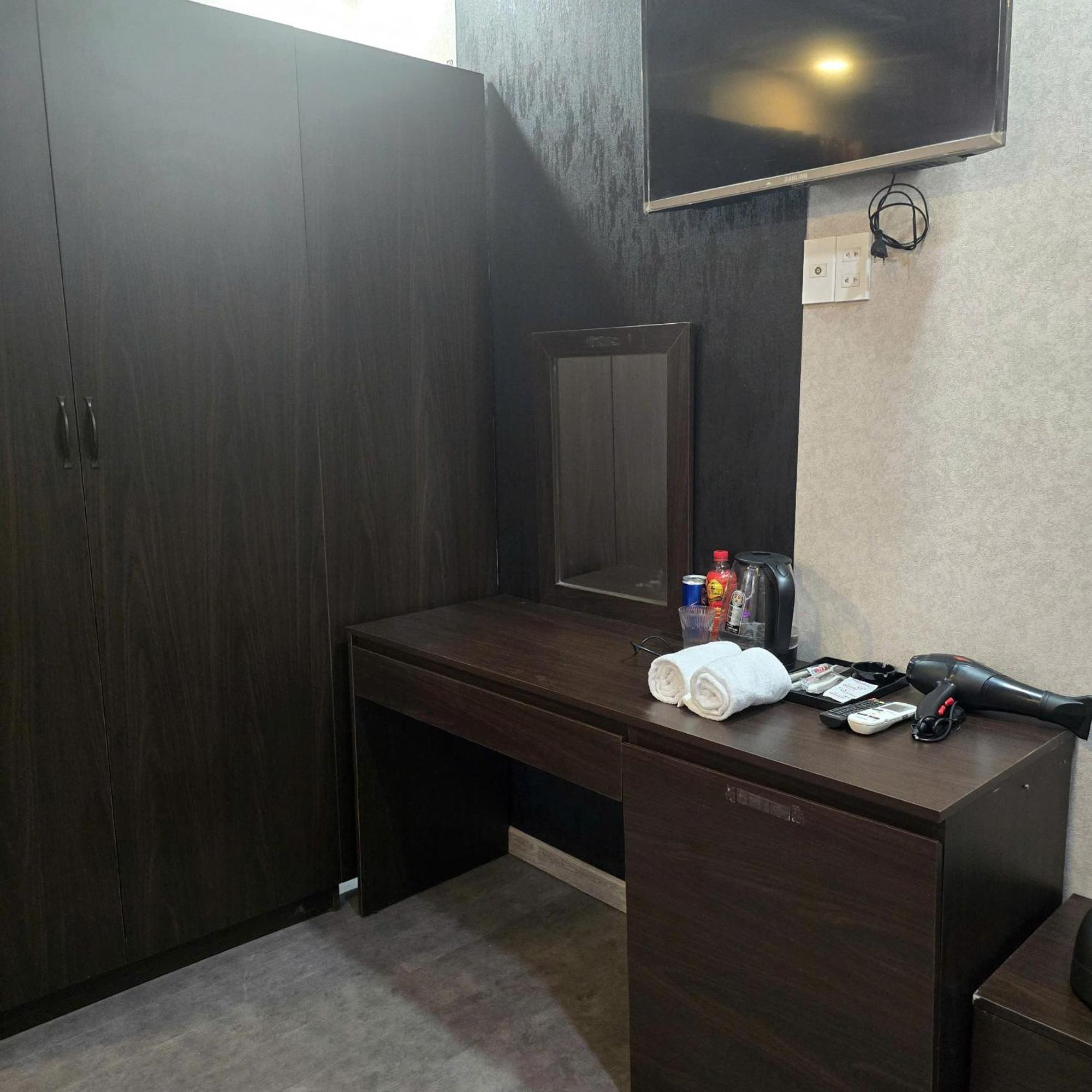Phuong Anh Hotel Dĩ An Extérieur photo